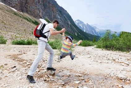 Votre enfant a plus de 3 ou 4 ans, quel couvre-chef emmener avec lui pour une balade ?